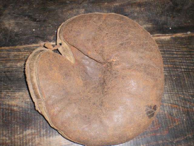 Hutch Grommet Web Catchers Mitt Front